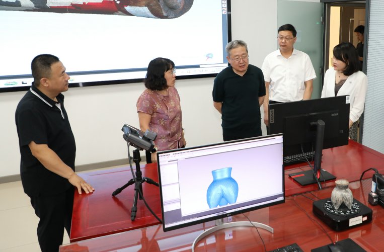为全国二十多个省市文博系统培育文物修